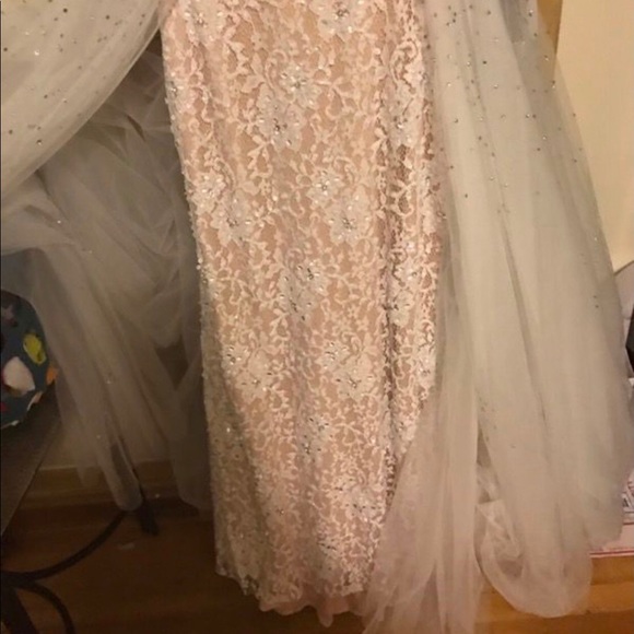 Beautiful ivory gown by Jovani - Picture 4 of 10